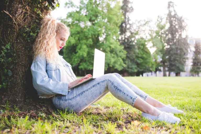 Jak założyć bloga w 2026 roku?